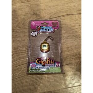 New Giga Pets Worlds Smallest CompuKitty Keychain Toy Tamagotchi Mini Kitty Cat